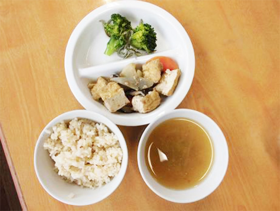 根菜のごまみそ煮　ブロッコリーじゃこ和え
