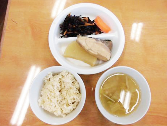 ブリ大根　ひじき含め煮