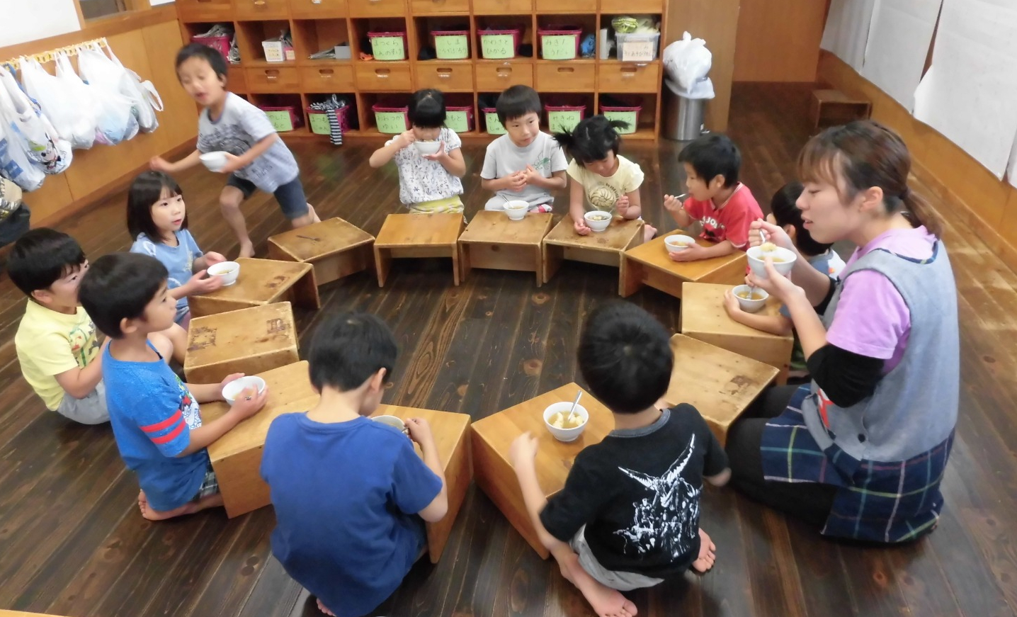 採用情報